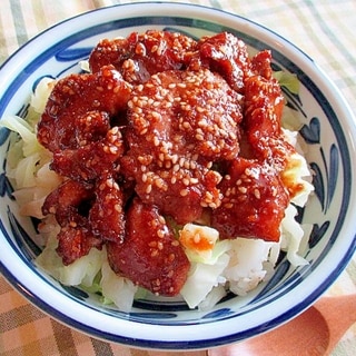 キャベツもたっぷり！スタミナ豚タン丼♪